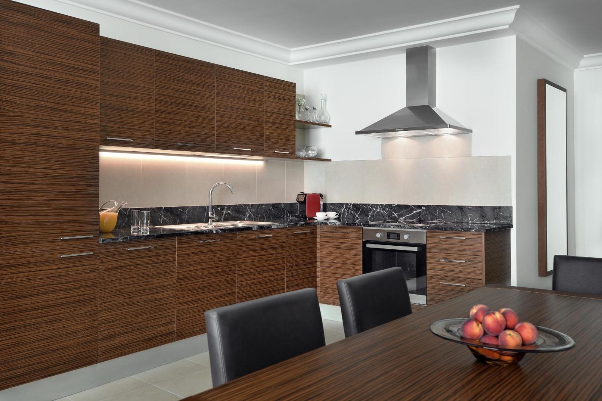 Marriott Executive Apartments Al-Chubar Zewnętrze zdjęcie A modern kitchen